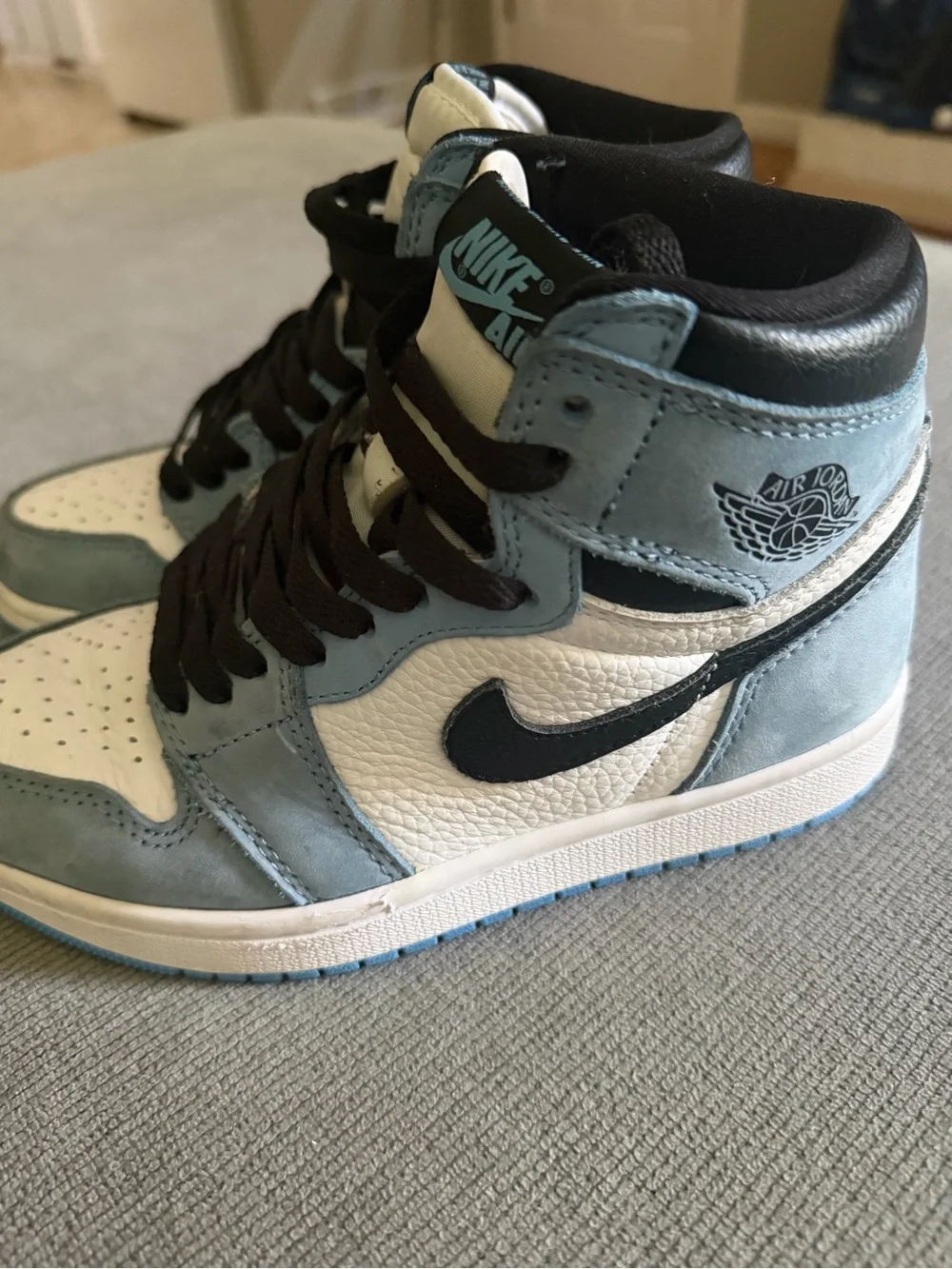 Nike Kids High-Top Sneakers in Light Blue, White and Black